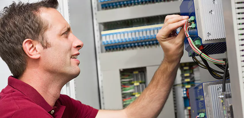 Offshore and Petroleum Facility Electrician in Auburn
